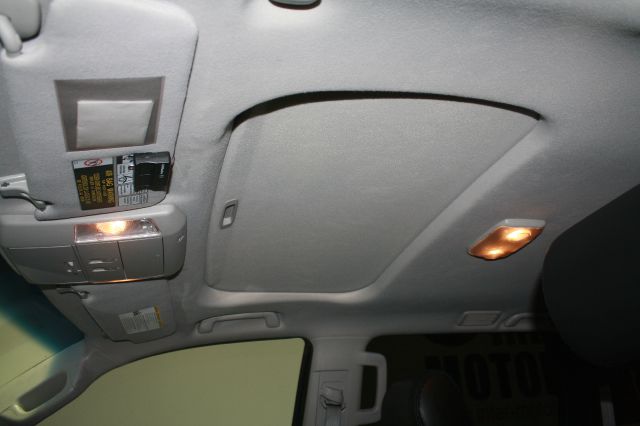 Toyota Sequoia 2011 photo 29
