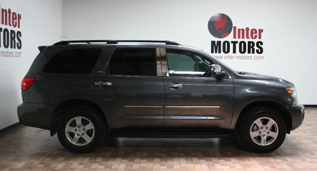 Toyota Sequoia 2011 photo 53