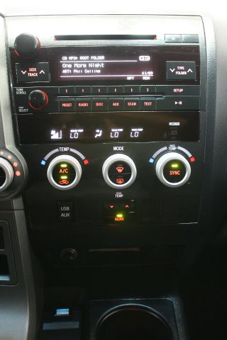 Toyota Sequoia 2011 photo 61