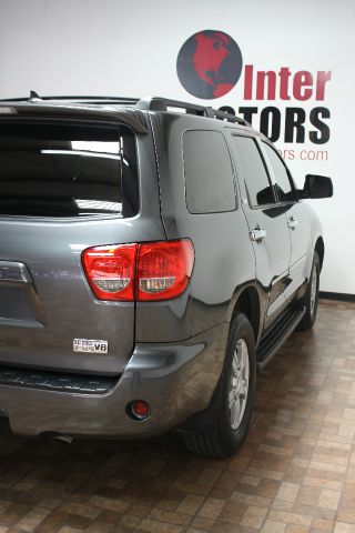 Toyota Sequoia 2011 photo 62
