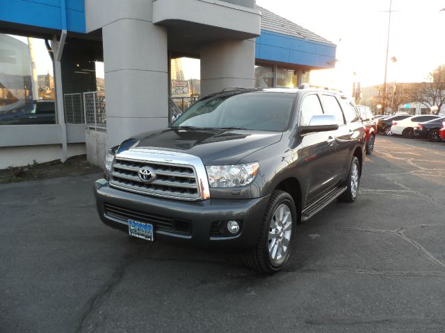 Toyota Sequoia 2012 photo 3