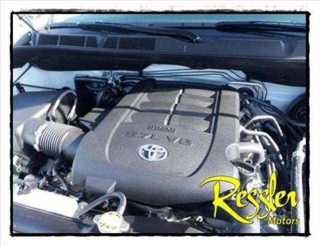 Toyota Sequoia 2012 photo 1