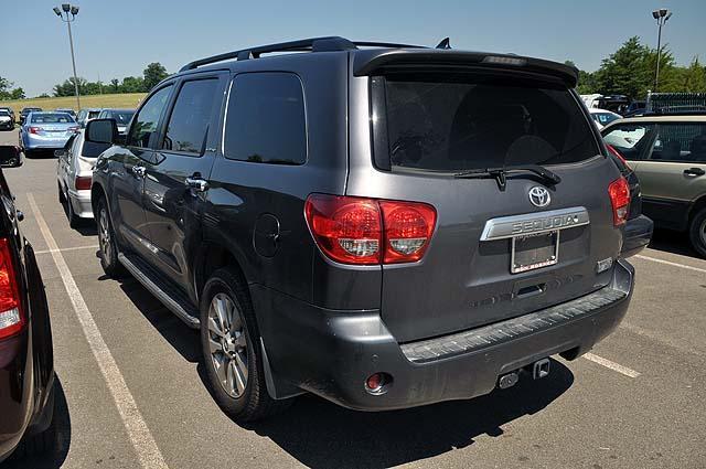 Toyota Sequoia 2012 photo 4