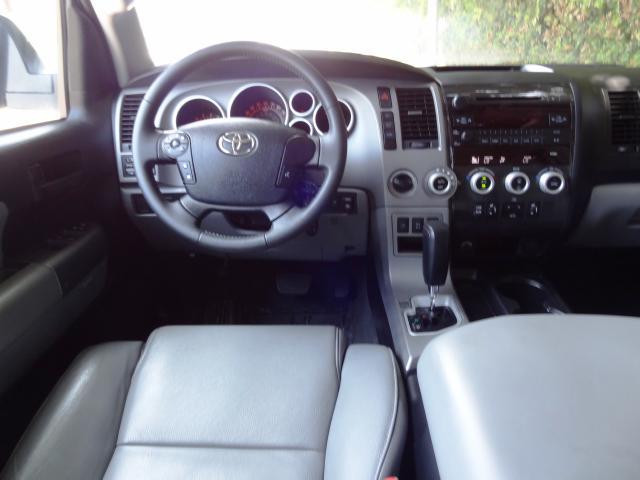 Toyota Sequoia 2012 photo 4