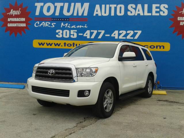 Toyota Sequoia 2012 photo 3