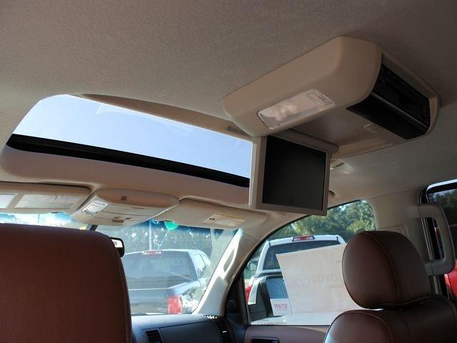 Toyota Sequoia 2012 photo 2