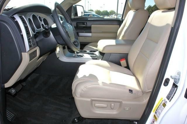 Toyota Sequoia 2013 photo 1