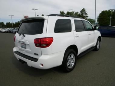 Toyota Sequoia 2013 photo 3
