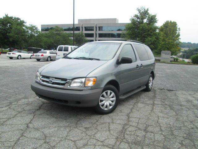 Toyota Sienna 1998 photo 4