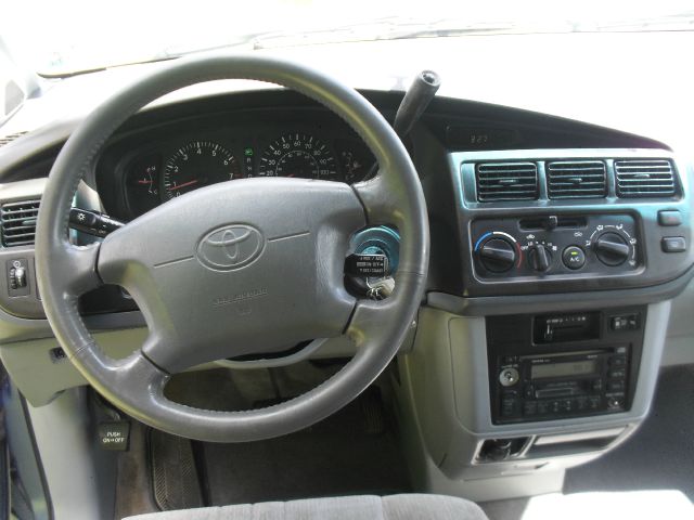 Toyota Sienna 1998 photo 17