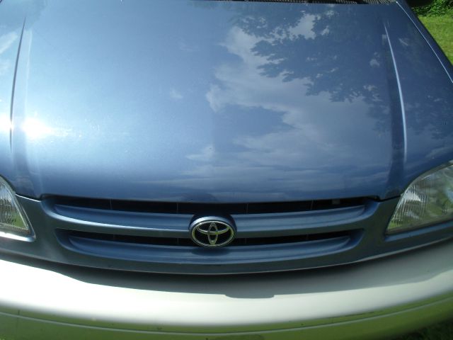 Toyota Sienna 1998 photo 4