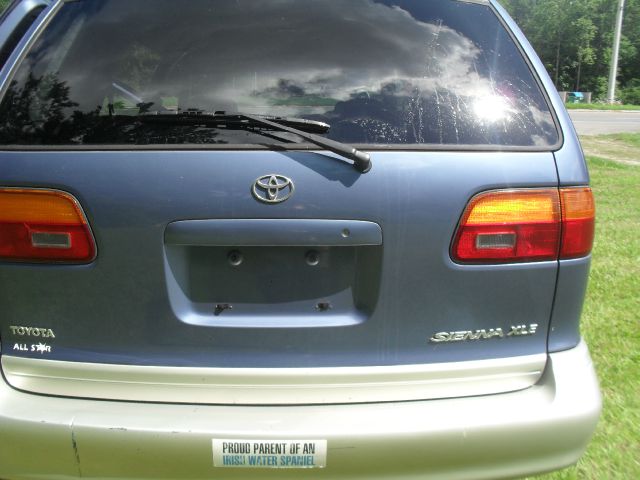 Toyota Sienna 1998 photo 5