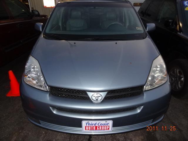 Toyota Sienna 1998 photo 1