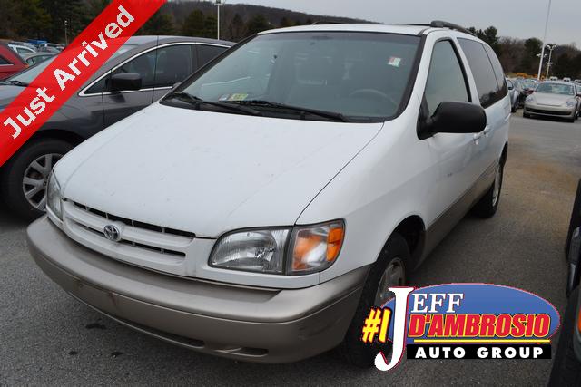 Toyota Sienna SEL Sport Utility 4D Unspecified