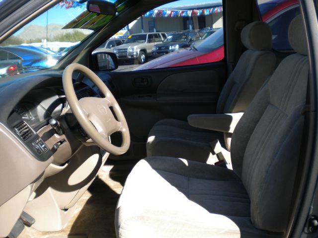 Toyota Sienna 1999 photo 2