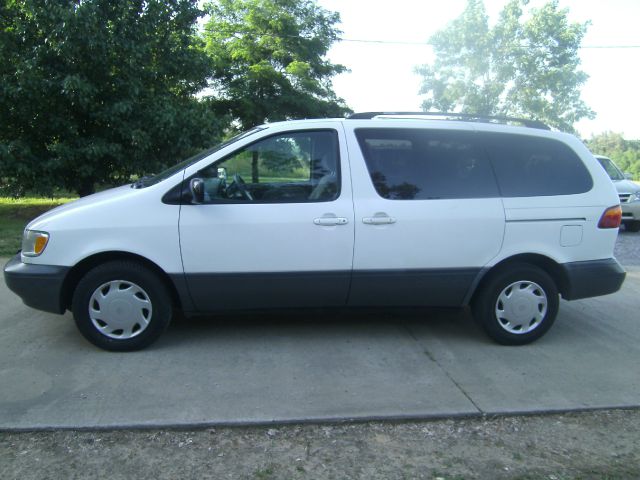 Toyota Sienna 1999 photo 3
