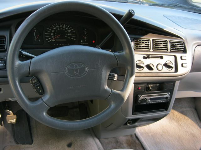 Toyota Sienna 1999 photo 3