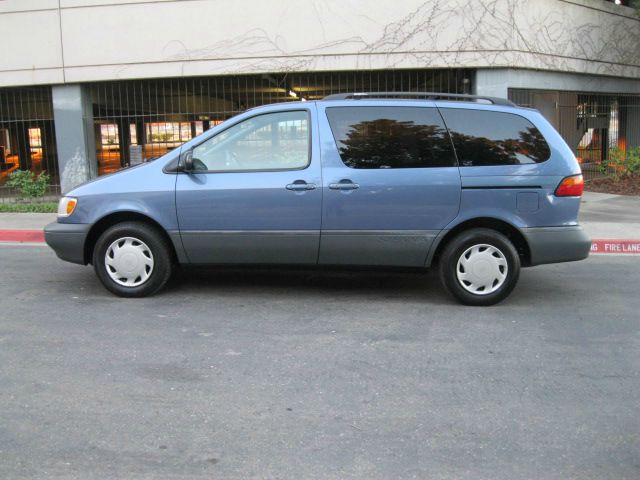Toyota Sienna SEL Sport Utility 4D MiniVan