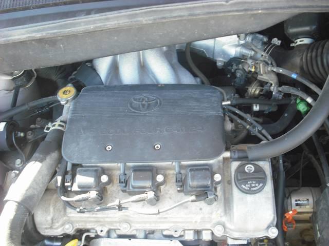 Toyota Sienna 2000 photo 2