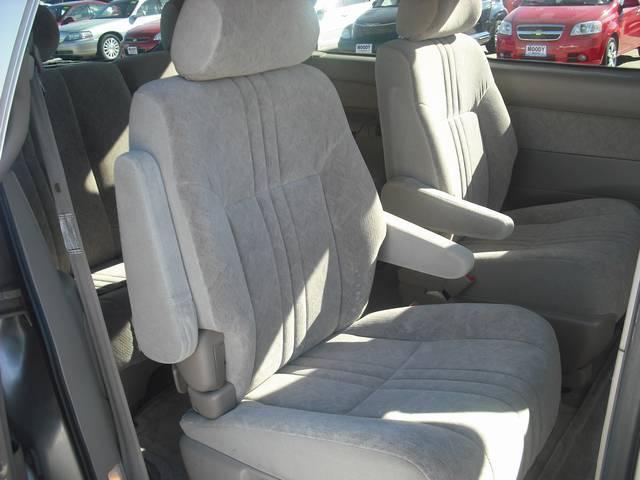 Toyota Sienna 2000 photo 4