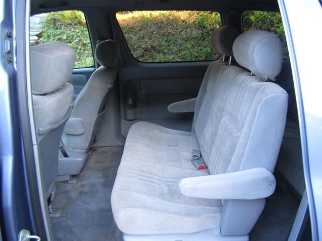 Toyota Sienna 2000 photo 2