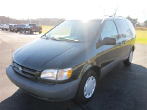 Toyota Sienna 2000 photo 1