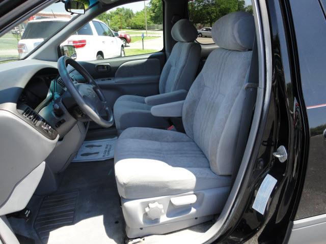 Toyota Sienna 2000 photo 4