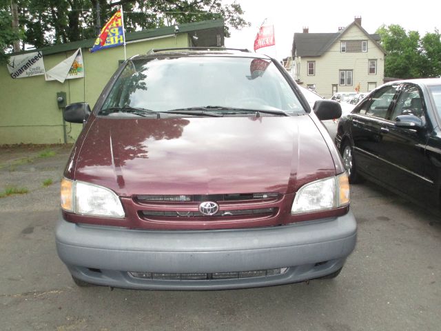 Toyota Sienna 2000 photo 9