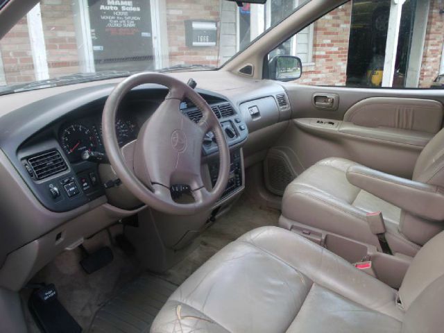 Toyota Sienna 2000 photo 3