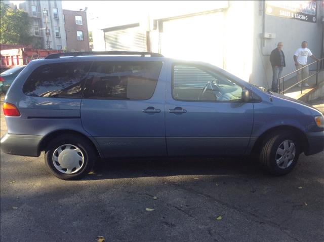 Toyota Sienna SEL Sport Utility 4D MiniVan