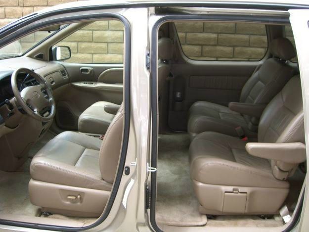 Toyota Sienna 2001 photo 1
