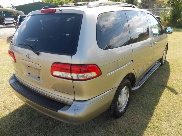 Toyota Sienna SEL Sport Utility 4D MiniVan