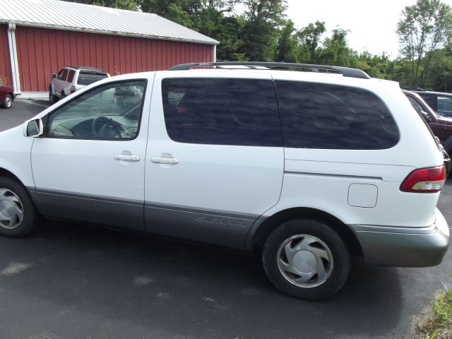 Toyota Sienna SEL Sport Utility 4D MiniVan