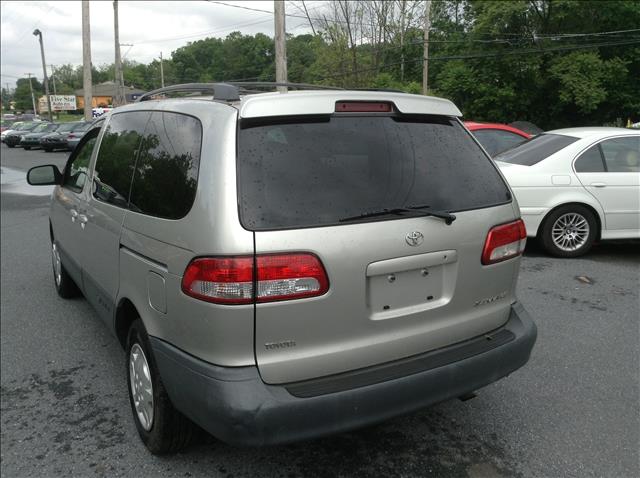 Toyota Sienna X Wagon