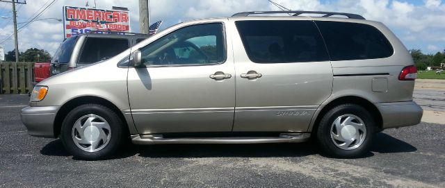 Toyota Sienna 2001 photo 1