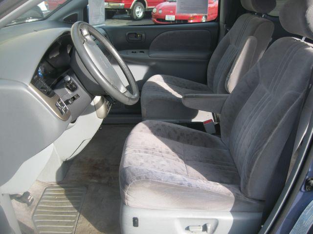 Toyota Sienna 2001 photo 1