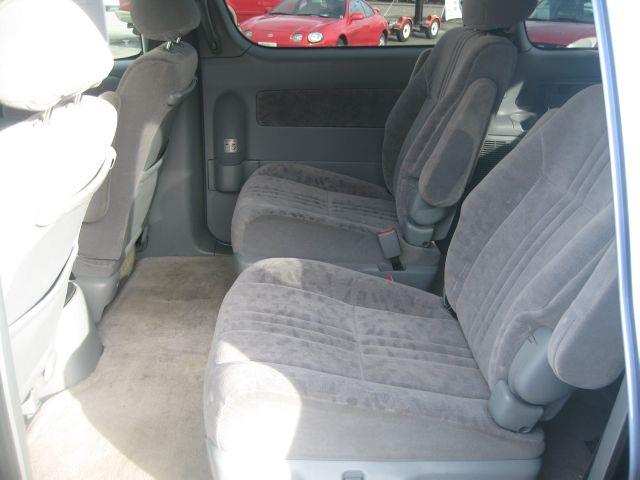 Toyota Sienna 2001 photo 11