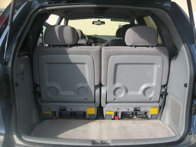 Toyota Sienna 2001 photo 13