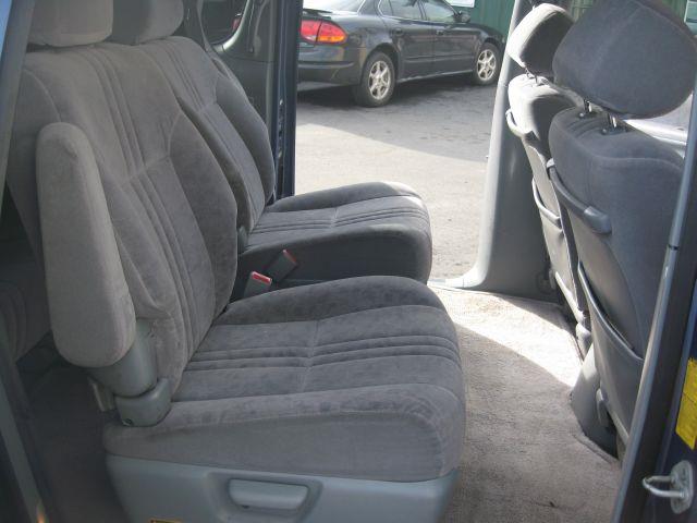 Toyota Sienna 2001 photo 16