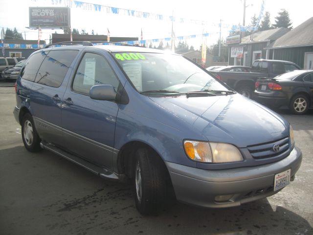 Toyota Sienna 2001 photo 18