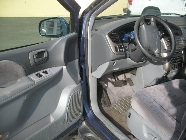 Toyota Sienna 2001 photo 7
