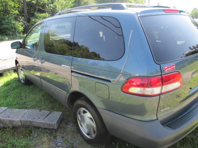 Toyota Sienna SEL Sport Utility 4D MiniVan