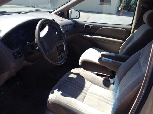 Toyota Sienna 2002 photo 2