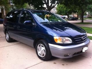 Toyota Sienna 2002 photo 1
