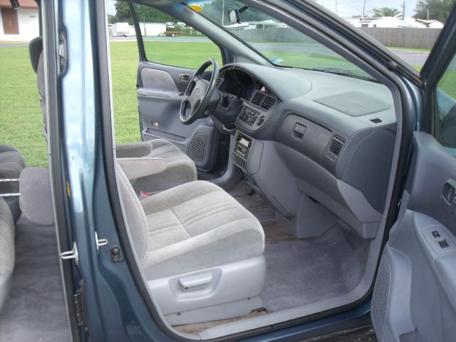 Toyota Sienna 2003 photo 3