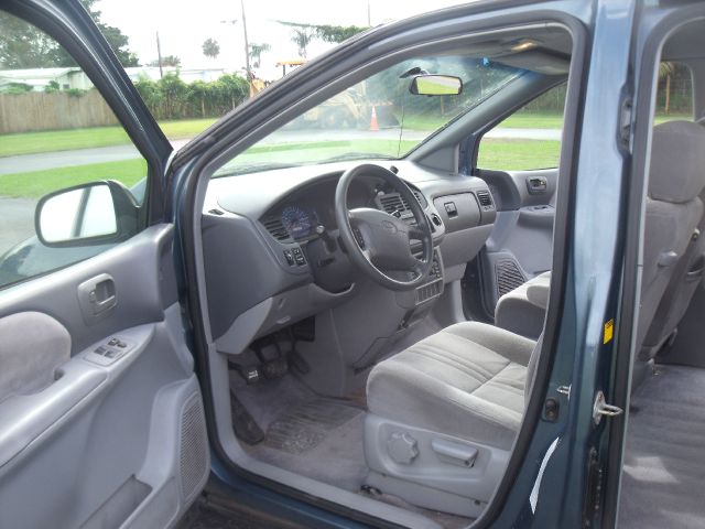 Toyota Sienna 2003 photo 4