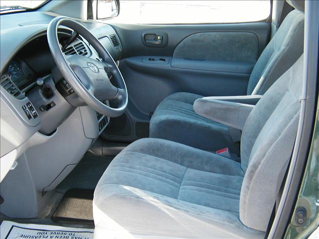Toyota Sienna 2003 photo 3