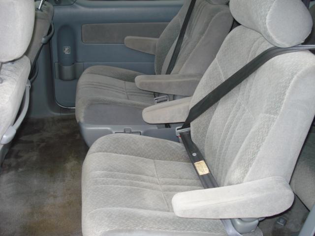 Toyota Sienna 2003 photo 2
