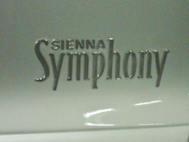 Toyota Sienna 2003 photo 1