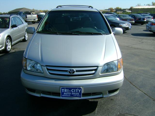 Toyota Sienna 2003 photo 4